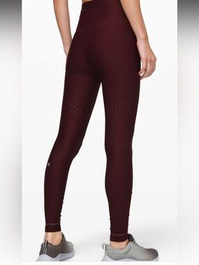 Lululemon Zoned In Tight *27"
Garnet W5BBNS